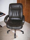 Black Leather Desk Chair - Work in comfort! You deserve it!