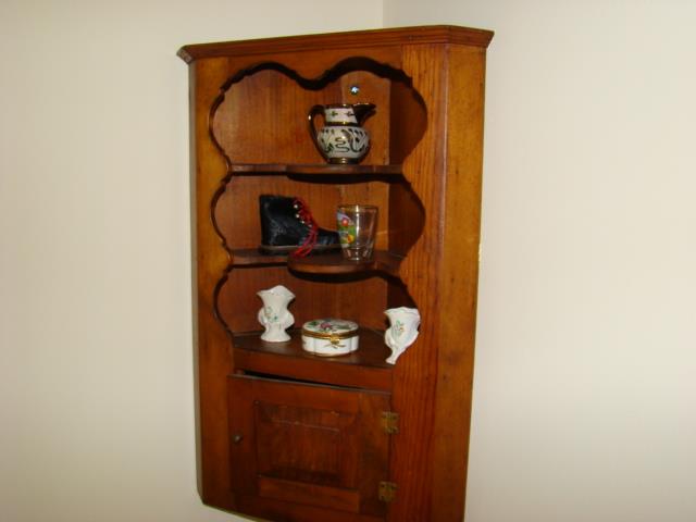 small corner cabinet/shelf