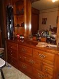 dresser w/mirror