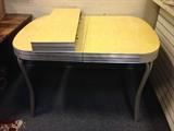 Mid Century Kitchen Table w/ Leaf