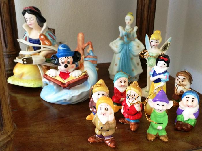 Disney figures, lamp