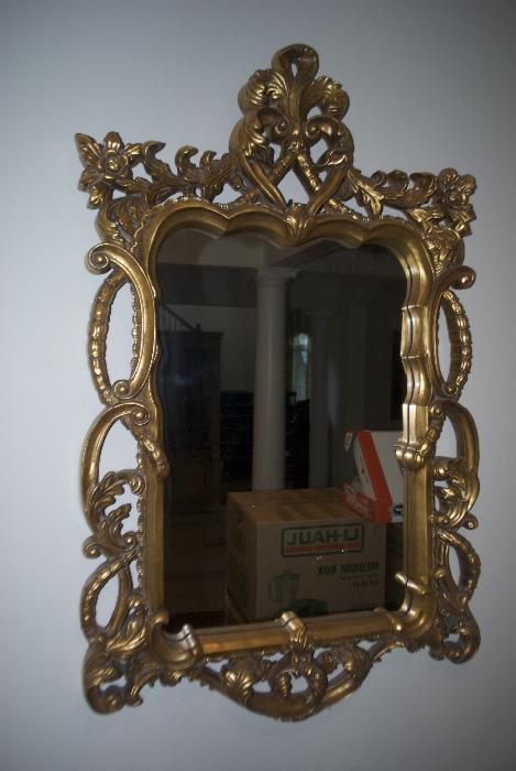 Decorative mirror with gold frame