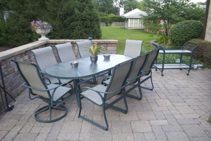 Tropitone dining set - table, 6 side arm chairs and 2 swivel chairs 