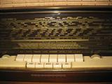 ANTIQUE TELEFUNKEN OPUS SHORTWAVE RADIO