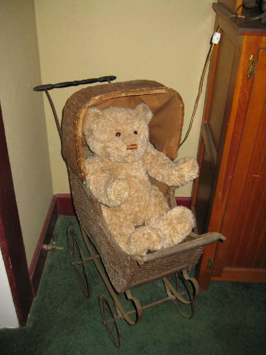 ANTIQUE WICKER BABY CARRIAGE...PERFECT FOR A DOLL COLLECTION