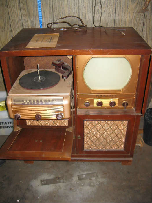 OLD ADMIRAL CONSOLE RADIO, PHONOGRAPH & TV in PARTIAL WORKING CONDITION