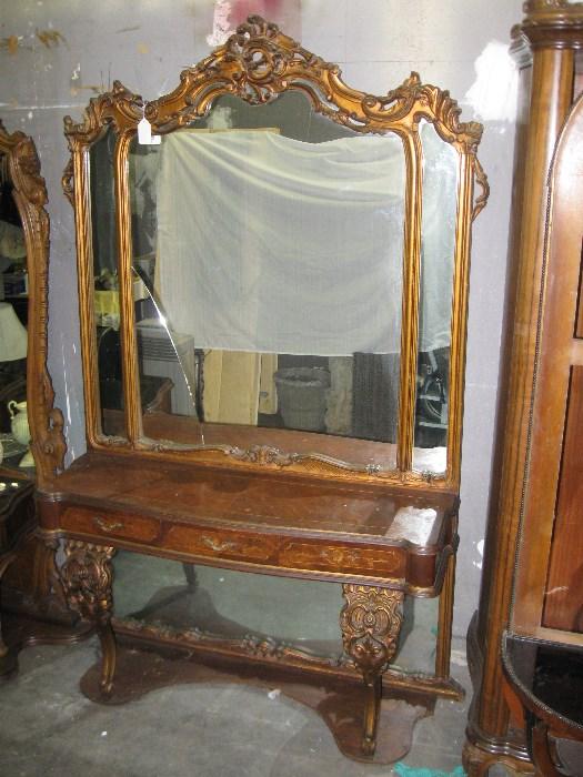 French Vanity