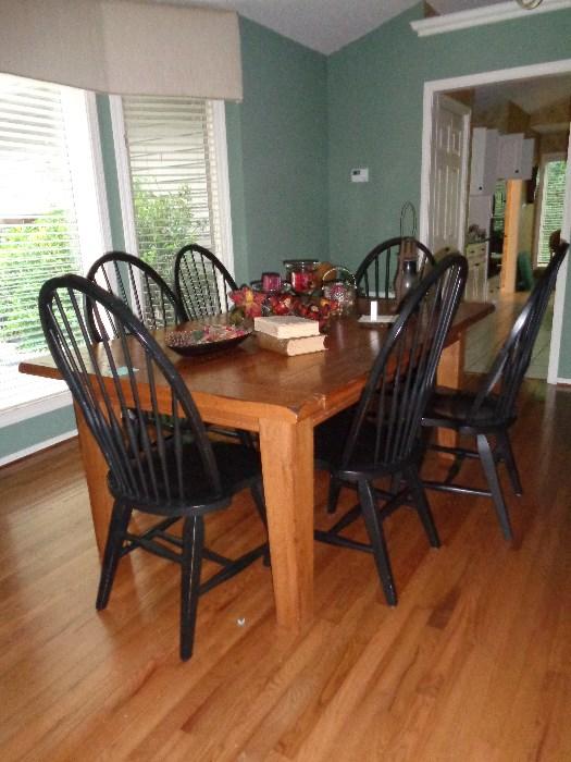 wonderful table w/6 chairs
