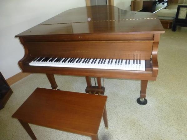 Kawai Piano in Excellent Condition.