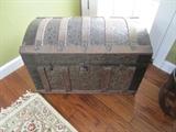 ANTIQUE TRUNK