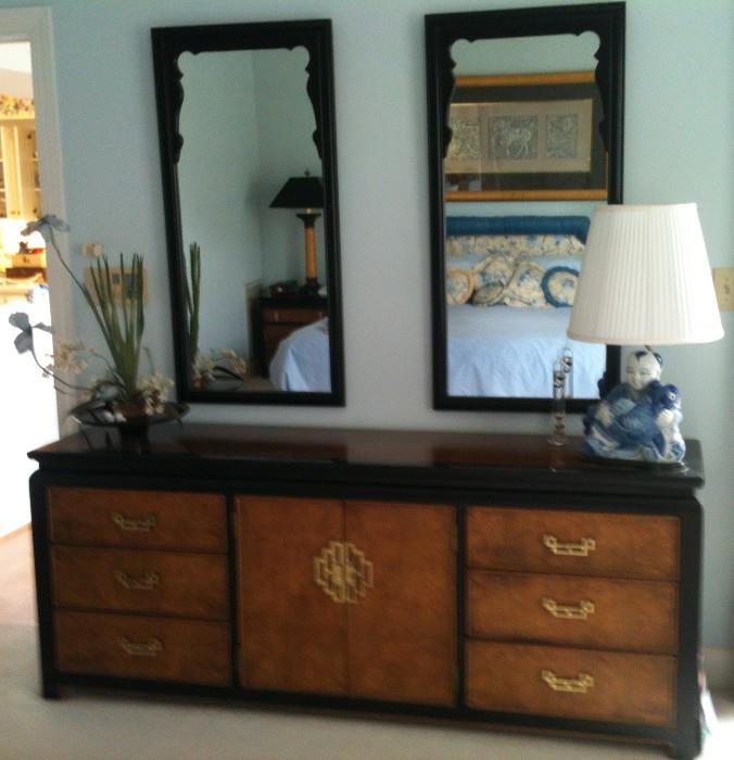 Century triple dresser w/ 2 matching mirrors, another Asian lamp