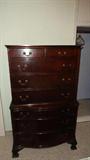 vintage mahogany bed room set in great condition