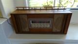 nice vintage pacard bell working radio