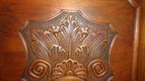 INLAY ON SIDEBOARD AND TABEL