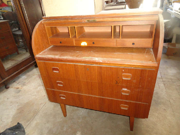 retro desk