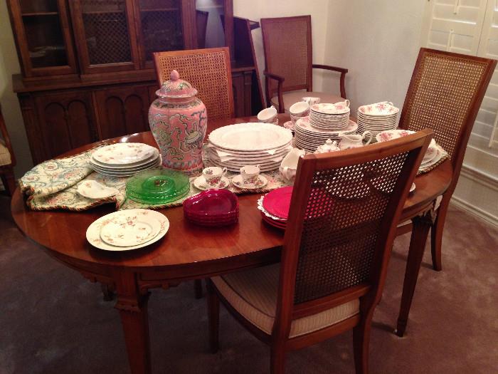 Drexel Sheraton style dining table with 6 high back chairs and leaves.