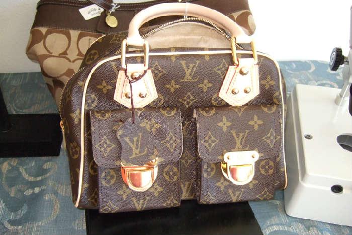 Louis Vitton 'Monogram' handbag - NEW - UNUSED