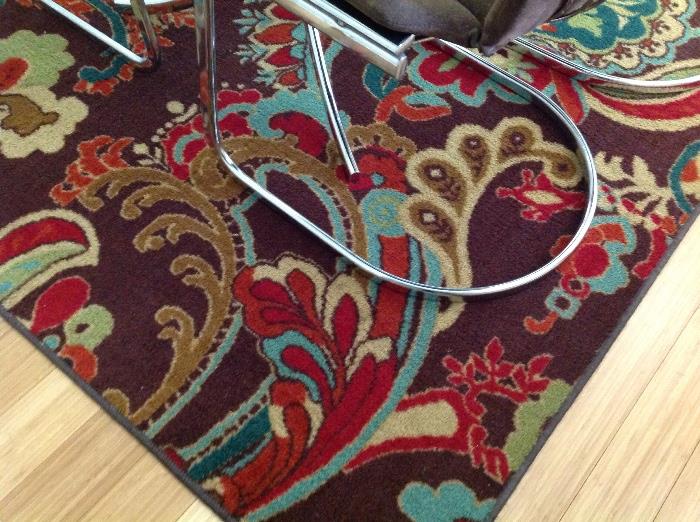Contemporary floral area rug