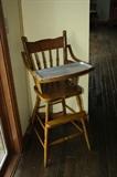 VINTAGE WOOD HIGH CHAIR