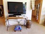 42" Flatscreen, iron-Wood Table, Navajo Rugs