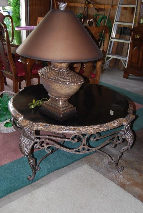 Coffee table/lamp