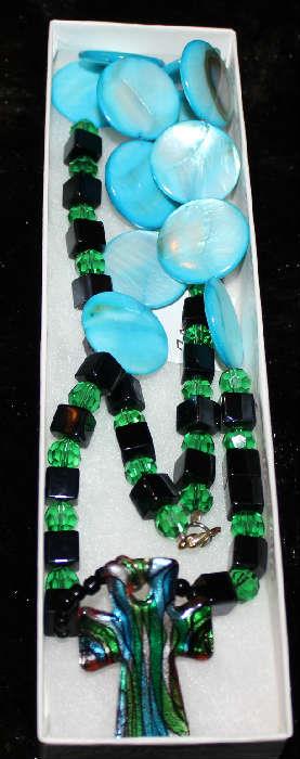 Beautiful turquoise stones with turquoise stones.  Some of the stones are glass.