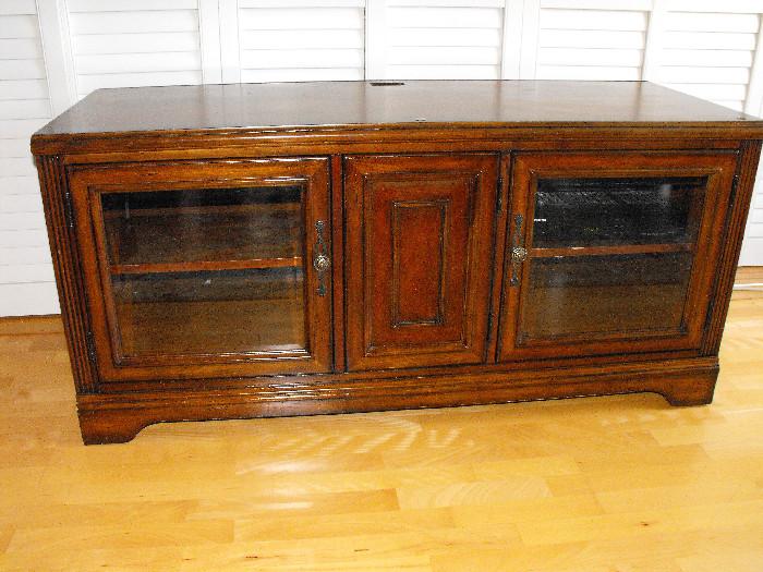 Great Looking Seven Seas Cherry Wood Entertainment Unit w/ Glass Top by Hooker Furniture