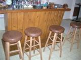 BAR & 4 STOOLS