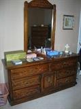 DRESSER & MIRROR