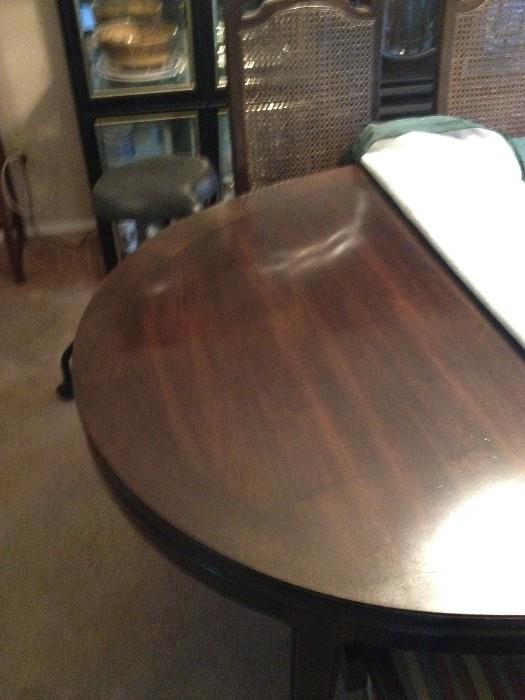Beautiful dining room table and chairs. Thought to be Drexel.