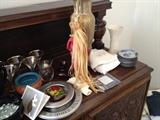 Assorted ceramic home decor items. Vintage and contemporary