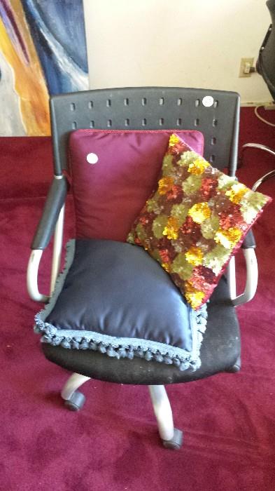Rolling Desk Chair and Throw Pillows.