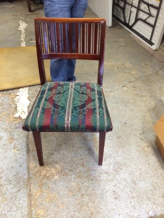 Sample Drexel mid century modern peg leg dining chair. One of 6. 