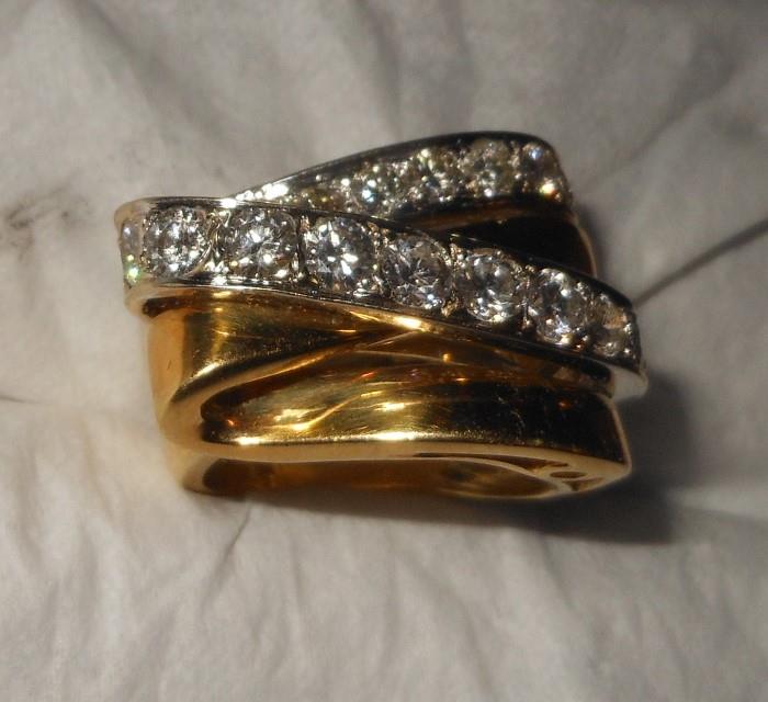 18K Yellow Gold Ring with many Diamonds-total weight 15.9g