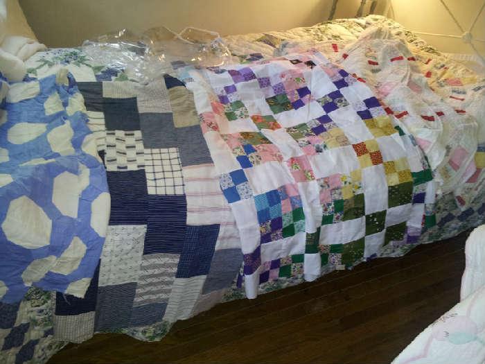 VINTAGE QUILTS AND QUILT TOPPERS