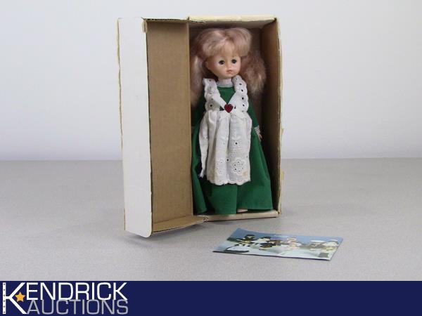 Vintage 1978 The World of Ginny Vogue Doll in Original Box #922-2597
