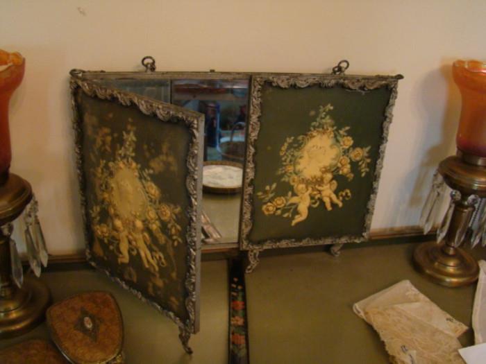 TRIPLE HANGING MIRROR