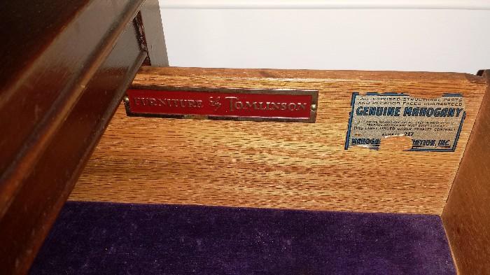 Tomlinson mahogany side board $125