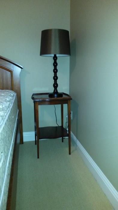 Set of 2 End Tables ~ Set of 2 Lamps
