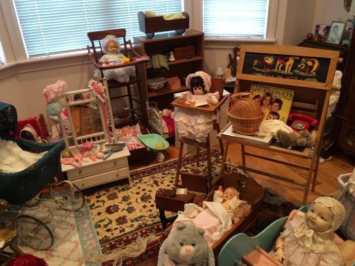 Dilley Quints, much antique and vintage doll furniture