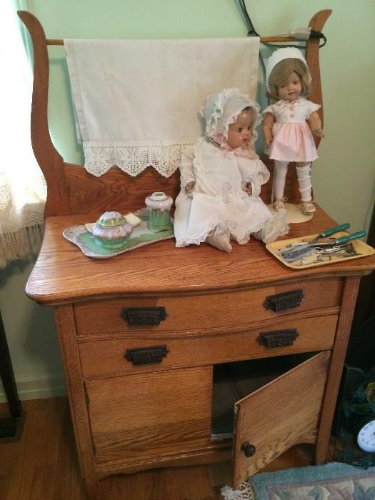 Oak Dry Sink with towel bar and dolls in every room...!