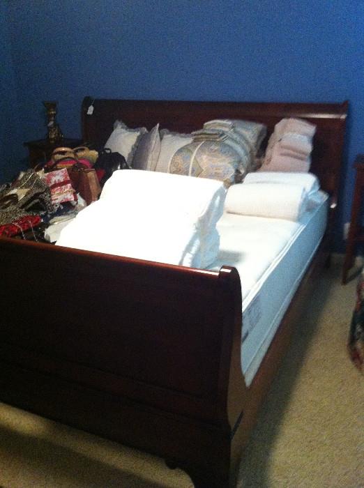                          Extra nice king sleigh bed