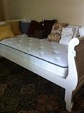Exceptionally nice day bed