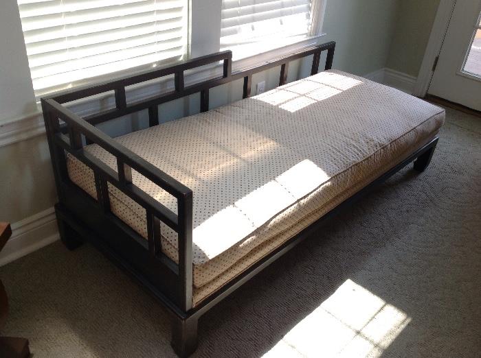 Vintage Day Bed Without Pillows