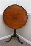 Pie Crust Tilt Top