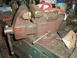 Columbian bench vise D44