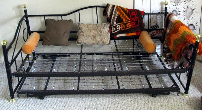 Trundle Bed 