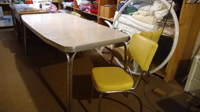 Chrome table with 2 leaves, chairs, Patio table