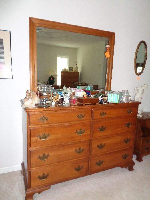 maple dresser w/mirror