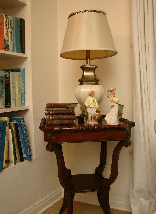 occcasional table, lamp, books